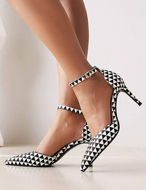 High heel berpola geometris